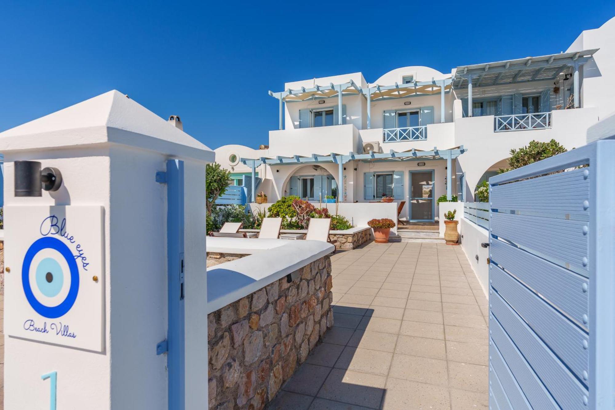 Blue Eyes Apartment Monolithos (Santorini)