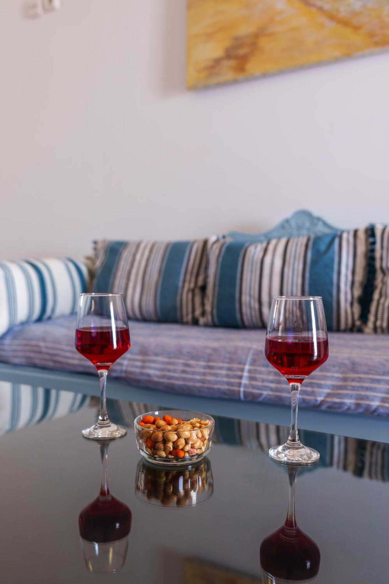 Blue Eyes Apartment *